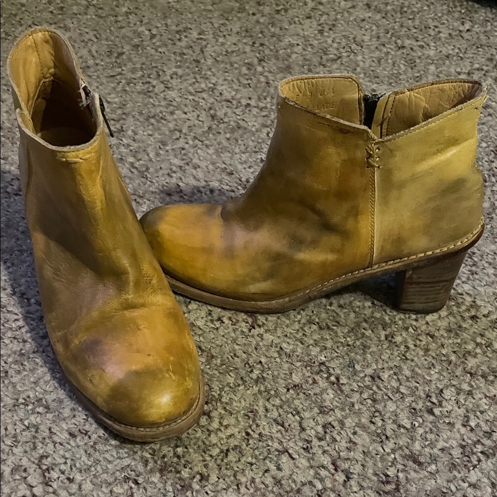 Bed I stu distressed look Tan heeled Leather zip Ankle Boots